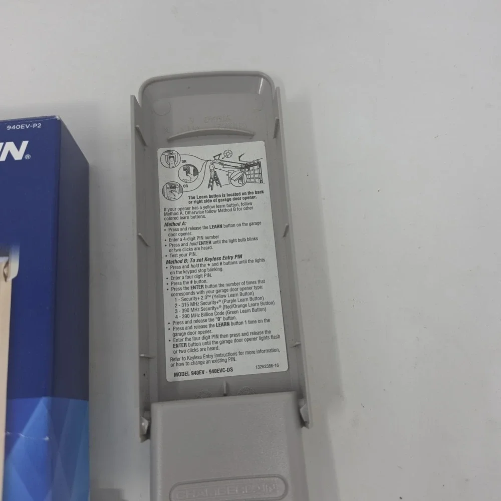 Chamberlain Garage Door Wireless Keypad 940EV-P2 Opener With Box / Instructions